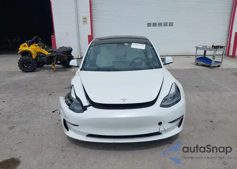 2022 Tesla Model 3 Rear-Wheel Drive z USA, uszkodzony, nr VIN 5YJ3E1EA6NF153853